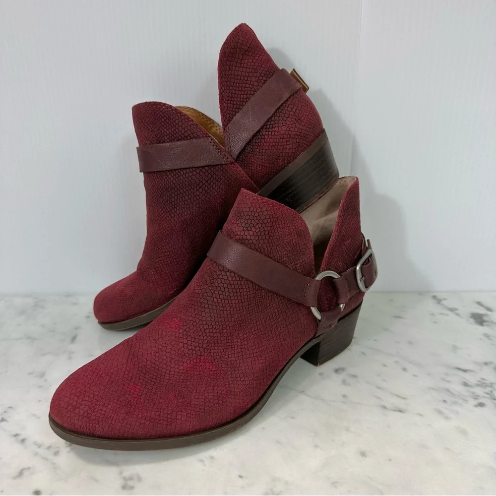 LUCKY BRAND Bernaeh Ankle Bootie Size 8M Red Buckle Cowgirl Moto Suede P… - Picture 3 of 15